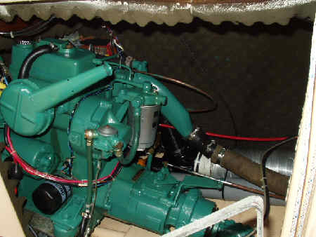 Ansicht von der Backskiste in den Motorraum!